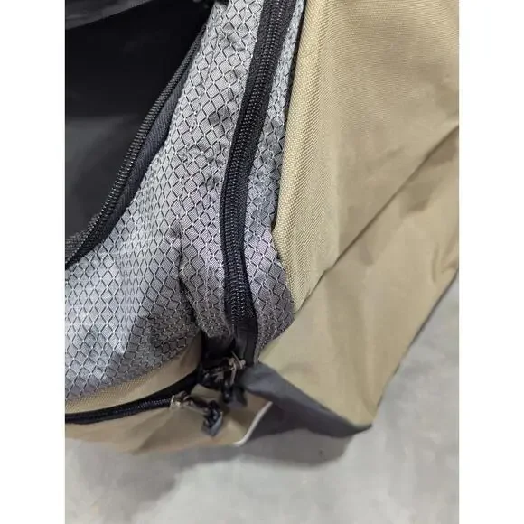 Duffel Bag Med-Large Size Overnight Travel Bag NEW Gym Sport Nylon Reflectors - Picture 7 of 9